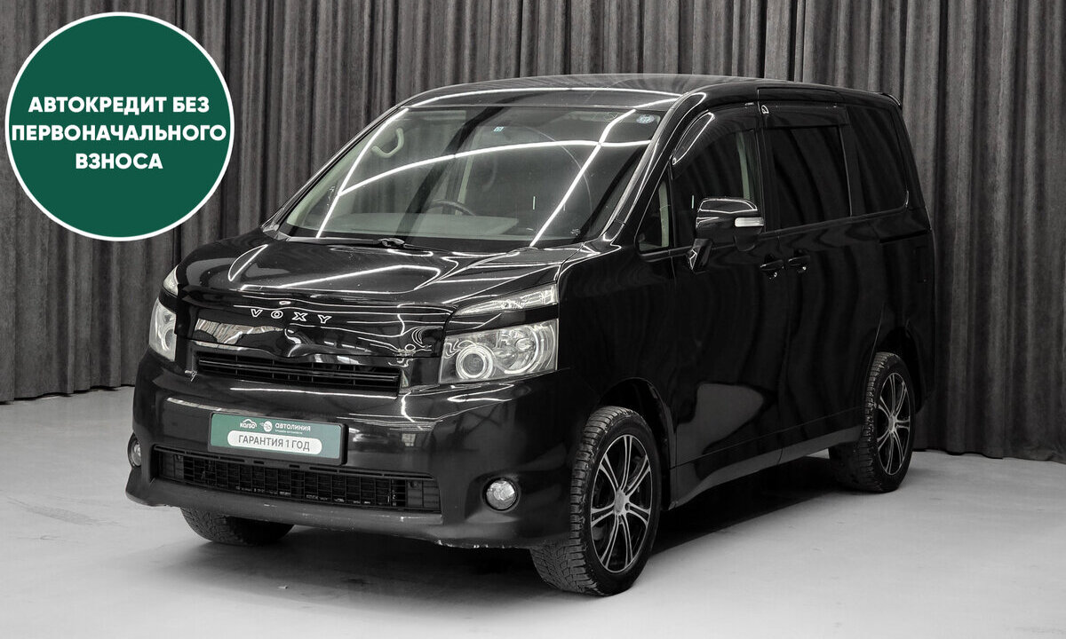 Автомобиль в рассрочку в Красноярске - Toyota Voxy, II (R70) купить за 1420000 рублей. 87324, Toyota Voxy, II (R70)