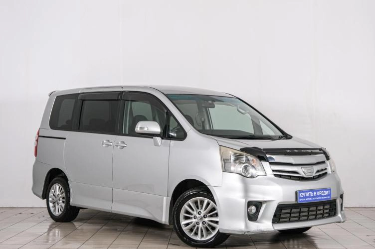Автомобиль в рассрочку в Красноярске - Toyota Noah 2010 года в Красноярске купить за 1409000 рублей. 85846, Toyota Noah 2010 года в Красноярске