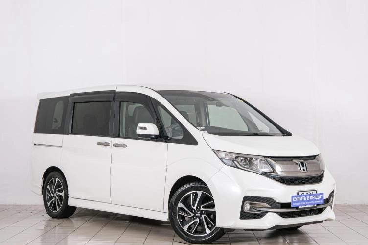 Автомобиль в рассрочку в Красноярске - Honda Stepwgn Spada 2015 года в Красноярске купить за 1729000 рублей. 80380, Honda Stepwgn Spada 2015 года в Красноярске