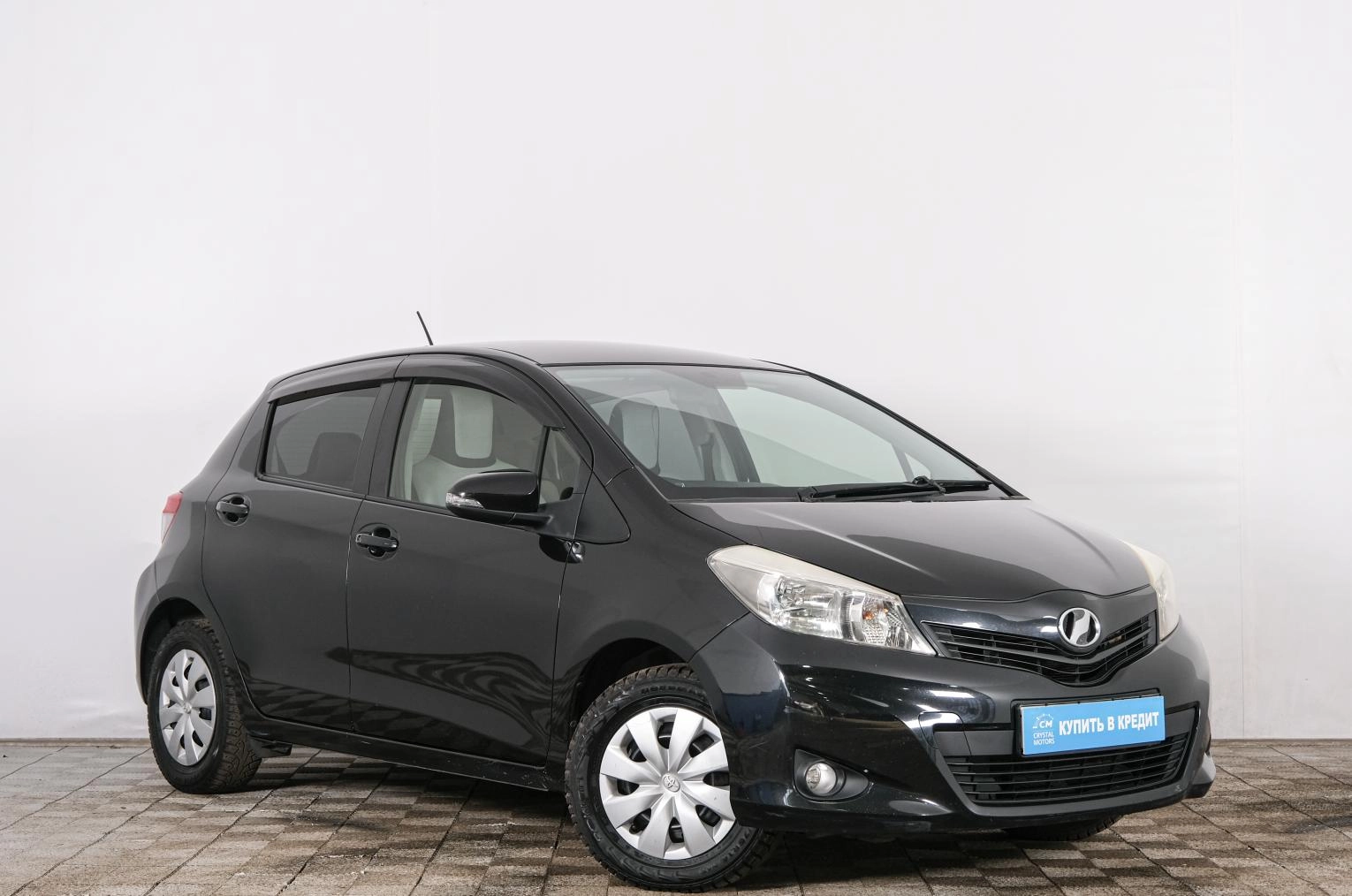 Автомобиль в рассрочку в Красноярске - Toyota Vitz 2012 года в Красноярске купить за 689000 рублей. 69861, Toyota Vitz 2012 года в Красноярске