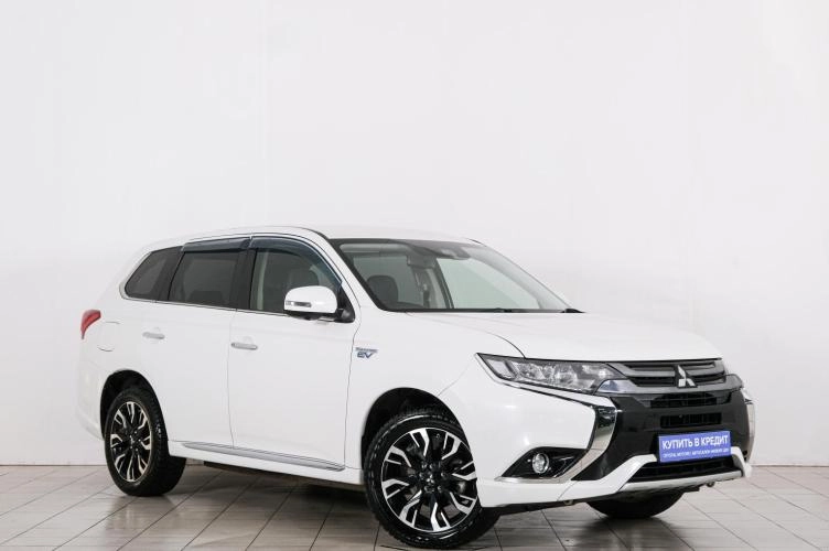 Автомобиль в рассрочку в Красноярске - Mitsubishi Outlander 2018 года в Красноярске купить за 2329000 рублей. 81822, Mitsubishi Outlander 2018 года в Красноярске