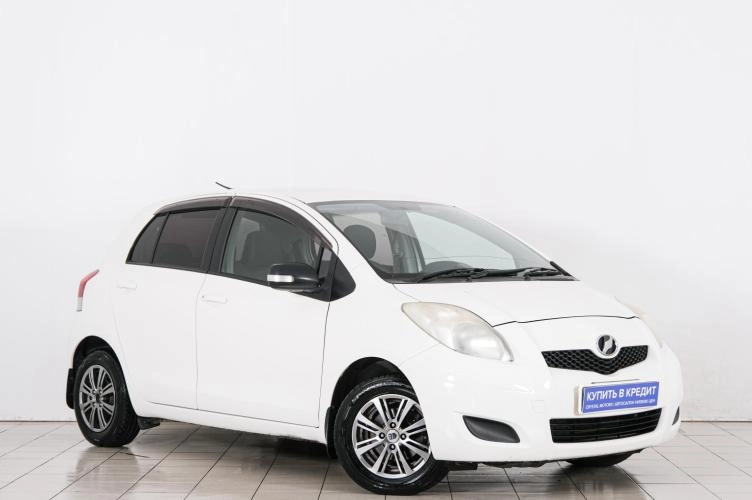Автомобиль в рассрочку в Красноярске - Toyota Vitz 2008 года в Красноярске купить за 599000 рублей. 90422, Toyota Vitz 2008 года в Красноярске