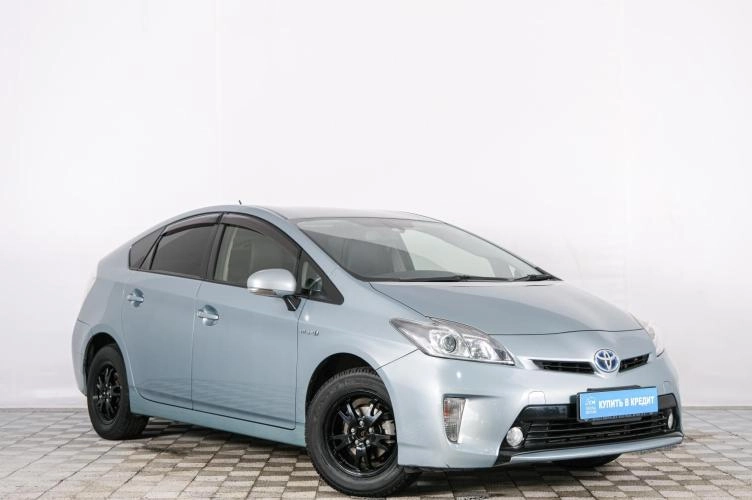 Автомобиль в рассрочку в Красноярске - Toyota Prius 2015 года в Красноярске купить за 1139000 рублей. 73552, Toyota Prius 2015 года в Красноярске