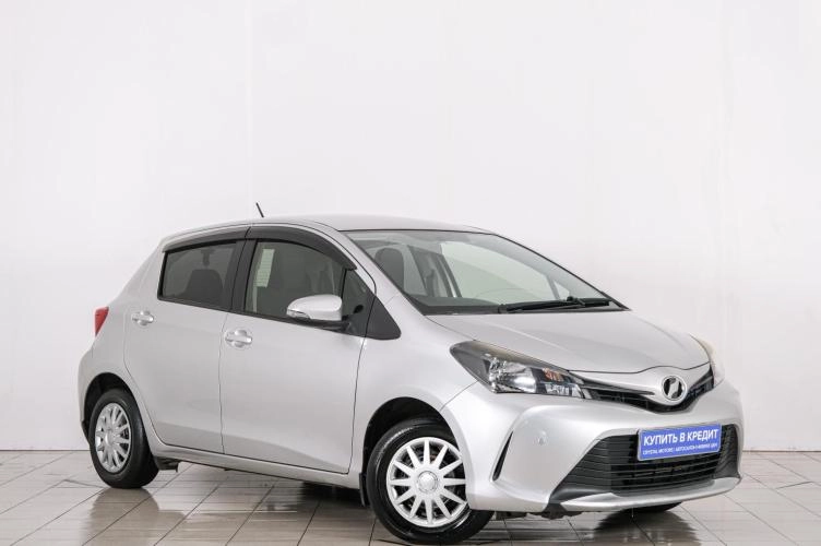 Автомобиль в рассрочку в Красноярске - Toyota Vitz 2015 года в Красноярске купить за 899000 рублей. 93246, Toyota Vitz 2015 года в Красноярске