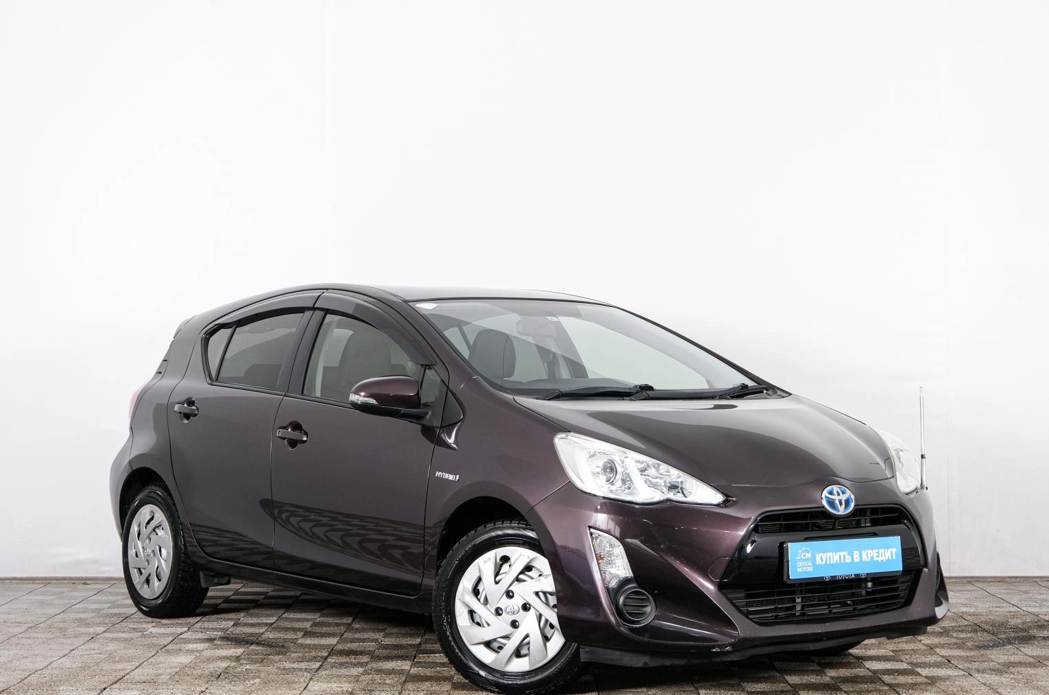 Автомобиль в рассрочку в Красноярске - Toyota Aqua 2017 года в Красноярске купить за 879000 рублей. 71861, Toyota Aqua 2017 года в Красноярске