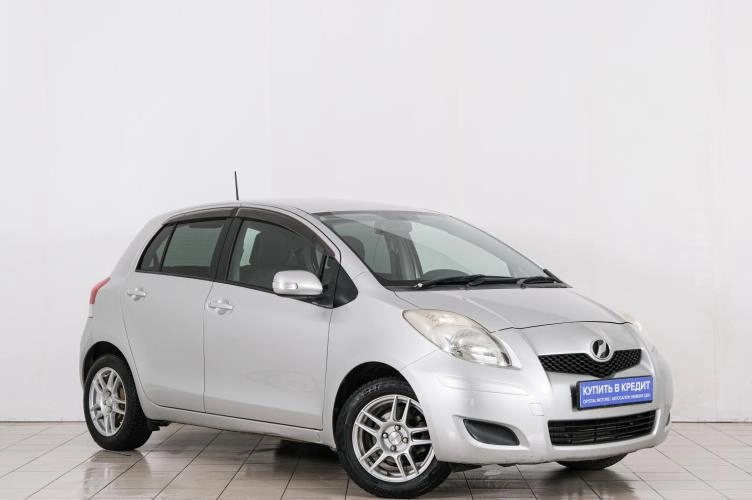 Автомобиль в рассрочку в Красноярске - Toyota Vitz 2010 года в Красноярске купить за 749000 рублей. 85993, Toyota Vitz 2010 года в Красноярске