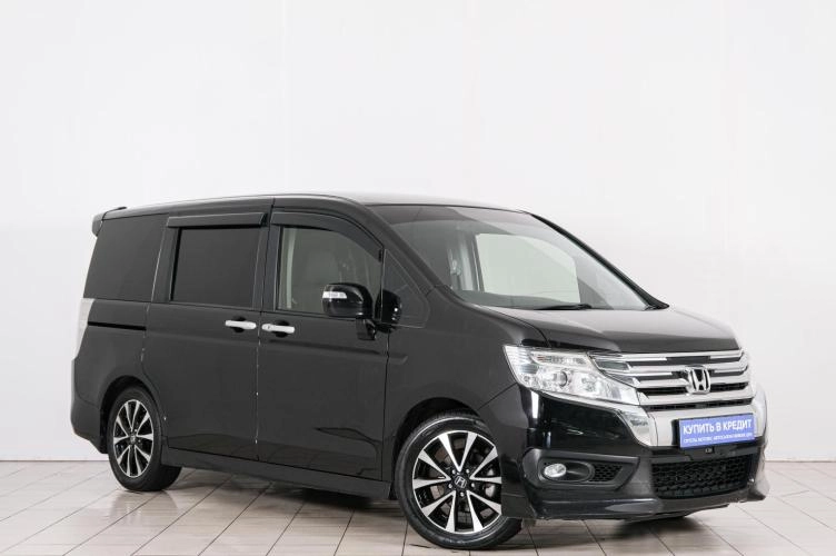 Автомобиль в рассрочку в Красноярске - Honda Stepwgn Spada 2014 года в Красноярске купить за 1569000 рублей. 89994, Honda Stepwgn Spada 2014 года в Красноярске