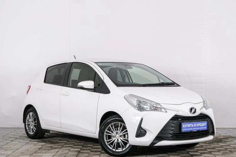 Автомобиль в рассрочку в Красноярске - Toyota Vitz 2019 года в Красноярске купить за 1069000 рублей. 77668, Toyota Vitz 2019 года в Красноярске