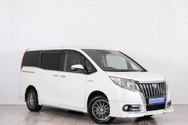 Автомобиль в рассрочку в Красноярске - Toyota Esquire 2014 года в Красноярске купить за 1849000 рублей. 91944, Toyota Esquire 2014 года в Красноярске