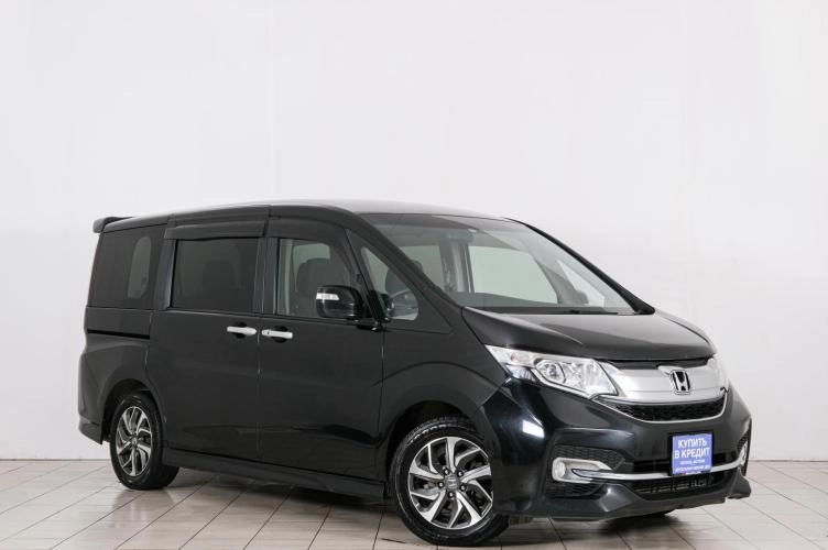 Автомобиль в рассрочку в Красноярске - Honda Stepwgn Spada 2015 года в Красноярске купить за 1559000 рублей. 81817, Honda Stepwgn Spada 2015 года в Красноярске