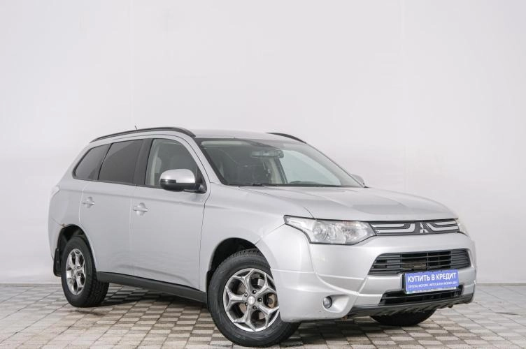 Автомобиль в рассрочку в Красноярске - Mitsubishi Outlander 2013 года в Красноярске купить за 1369000 рублей. 76606, Mitsubishi Outlander 2013 года в Красноярске