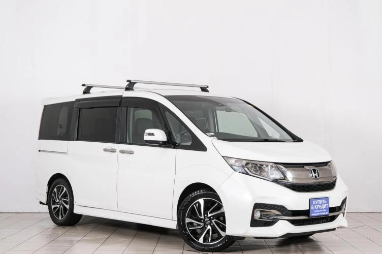 Автомобиль в рассрочку в Красноярске - Honda Stepwgn Spada 2015 года в Красноярске купить за 1699000 рублей. 87921, Honda Stepwgn Spada 2015 года в Красноярске