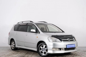 Каталог автомобилей в рассрочку в Красноярске - страница 23, Toyota Ipsum 2002 года в Красноярске