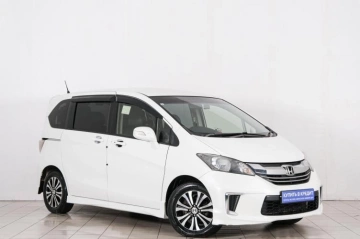 Каталог автомобилей в рассрочку в Красноярске - страница 5, Honda Freed 2015 года в Красноярске