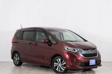 Каталог автомобилей в рассрочку в Красноярске - страница 2, Honda Freed 2017 года в Красноярске