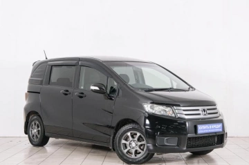 Каталог автомобилей в рассрочку в Красноярске - страница 4, Honda Freed 2012 года в Красноярске