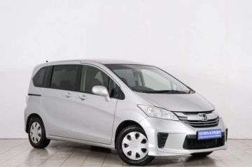 Каталог автомобилей в рассрочку в Красноярске - страница 2, Honda Freed 2014 года в Красноярске