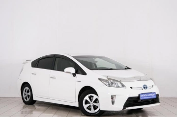 Каталог автомобилей в рассрочку в Красноярске - страница 12, Toyota Prius 2012 года в Красноярске